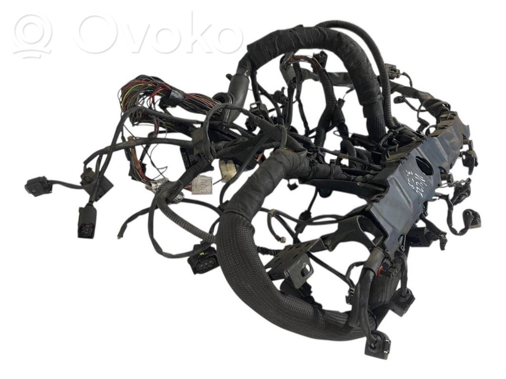 Dzinēja vadu instalācija