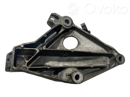 Engine mounting bracket