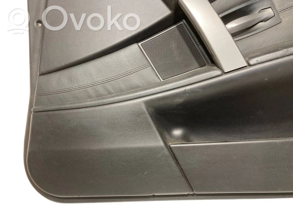Priekšējo durvju apdare