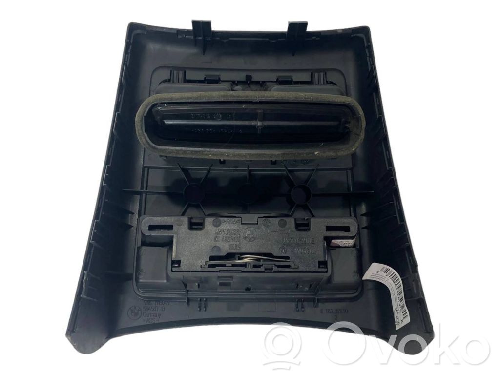 Задняя воздухо-вентиляционная решетка