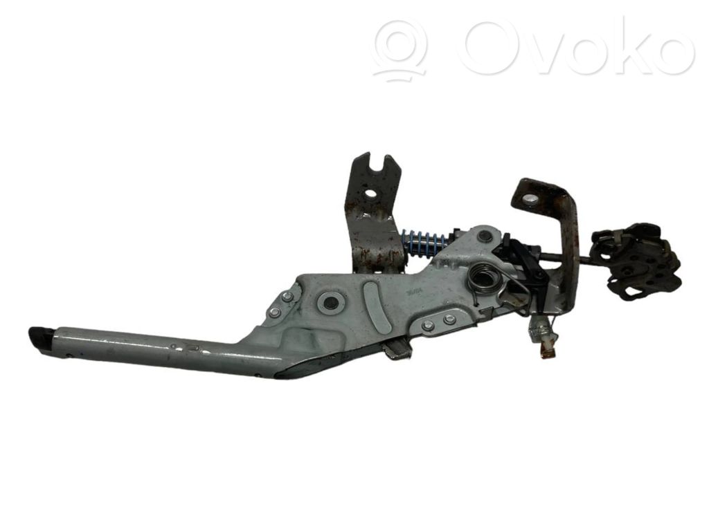 Rokas bremzes mehānisms (salonā)