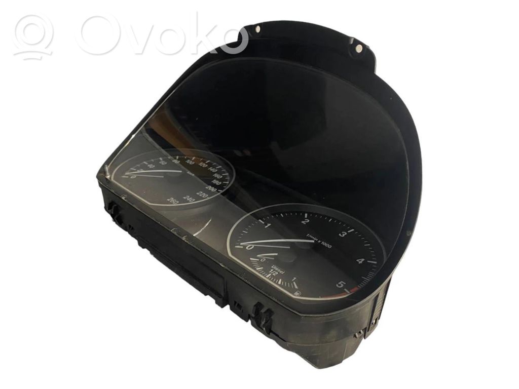 Speedometer (in the instrument panel)