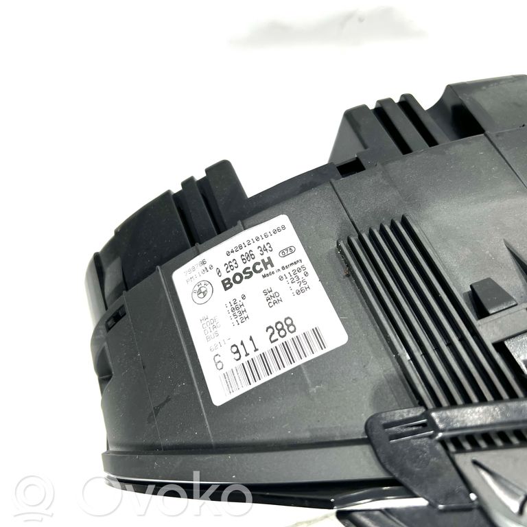 Speedometer (in the instrument panel)