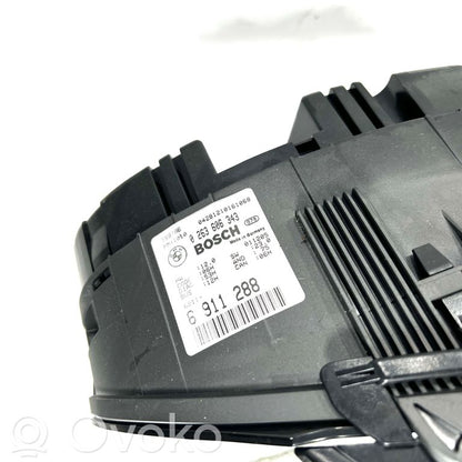 Speedometer (in the instrument panel)