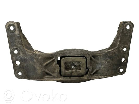Transmission mounting bracket