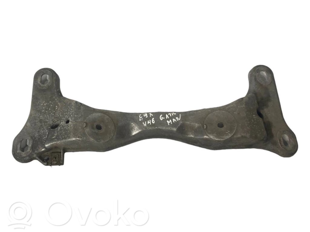 Transmission mounting bracket