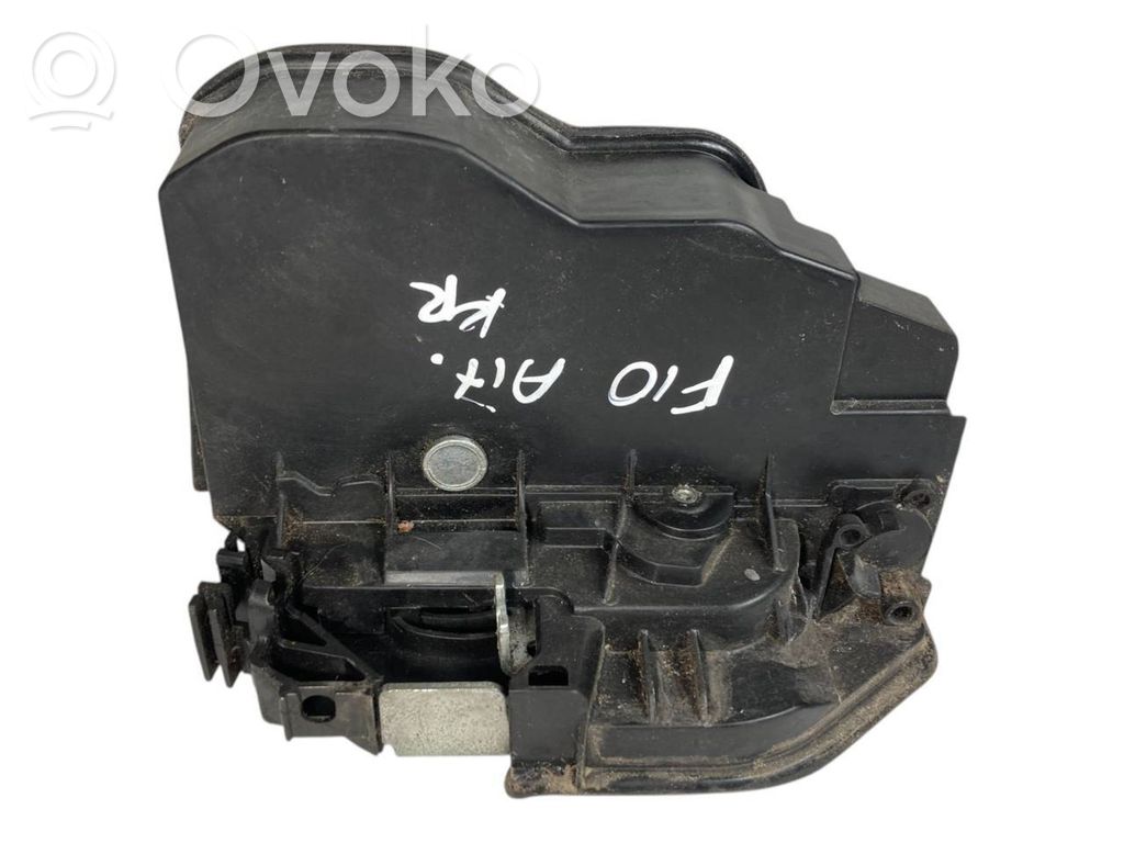 Aizmugurē slēdzene