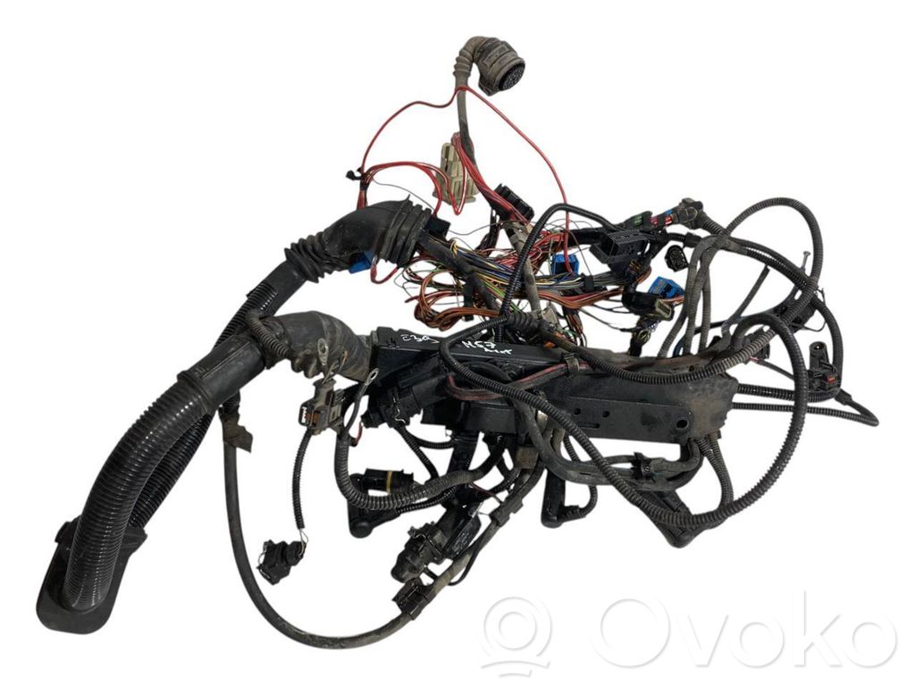 Dzinēja vadu instalācija