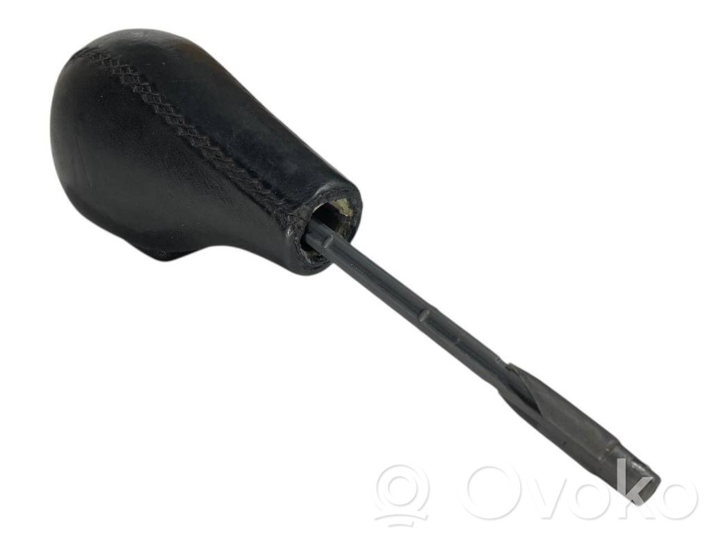 Ātrumu pārslēgšanas sviras dekoratīvā apdare (āda, uzgalis)