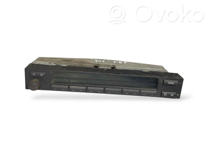 Radio / CD/DVD atskaņotājs / navigācija