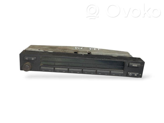 Radio / CD/DVD atskaņotājs / navigācija