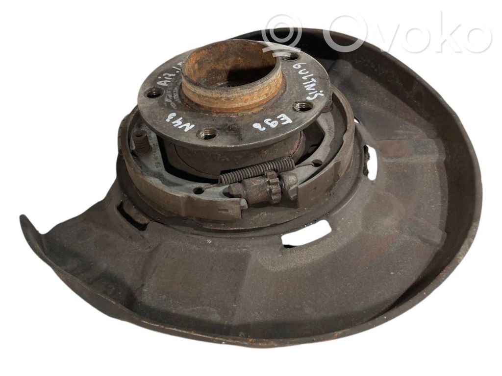 Aizmugurē riteņa rumbas vārpstas šarnīrs (stupica, capfa)