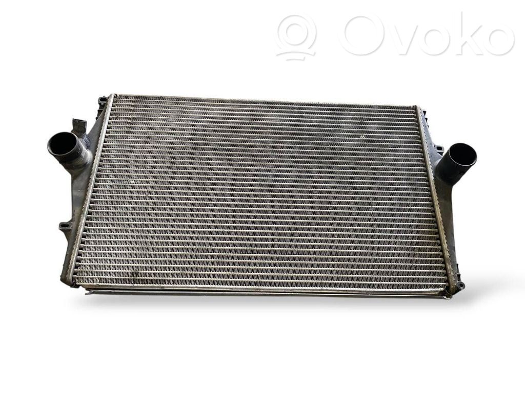 Starpdzesētāja radiators