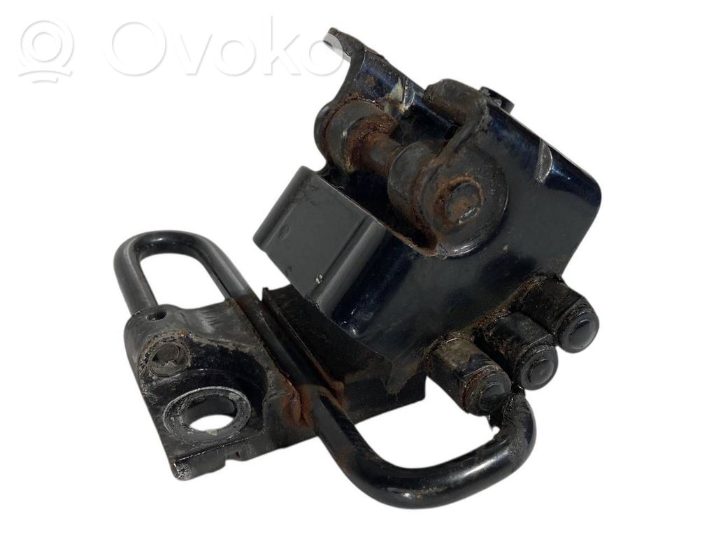 Priekšpusē augšējā vira (eņģe)