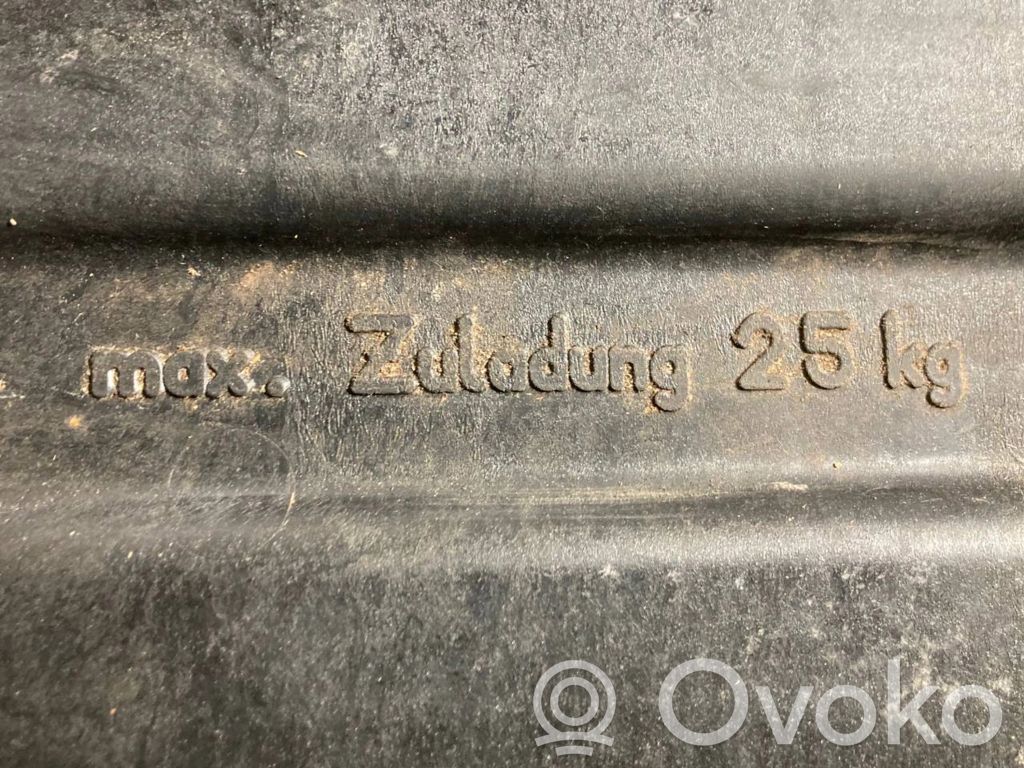 Mantu nodalījums stumbrs