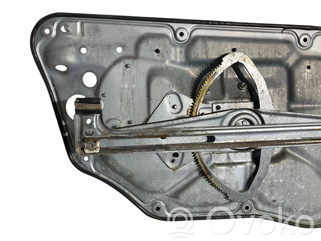 Priekšpusē elektriskā loga pacelšanas mehānisma komplekts