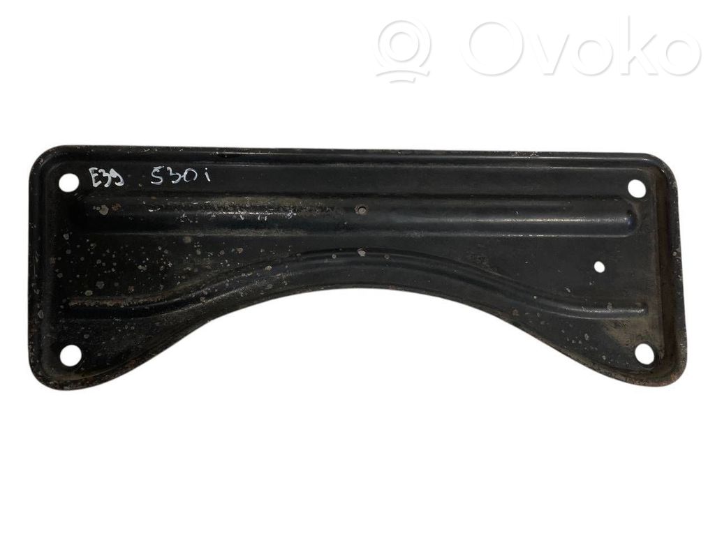 Izpūtēja turētājs