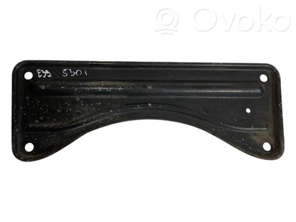 Izpūtēja turētājs