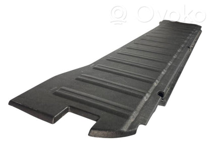 Bagāžnieka sliekšņa dekoratīvā apdare