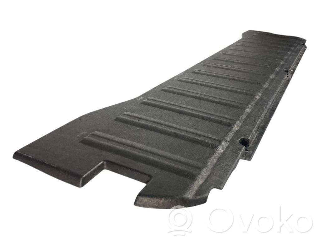 Bagāžnieka sliekšņa dekoratīvā apdare