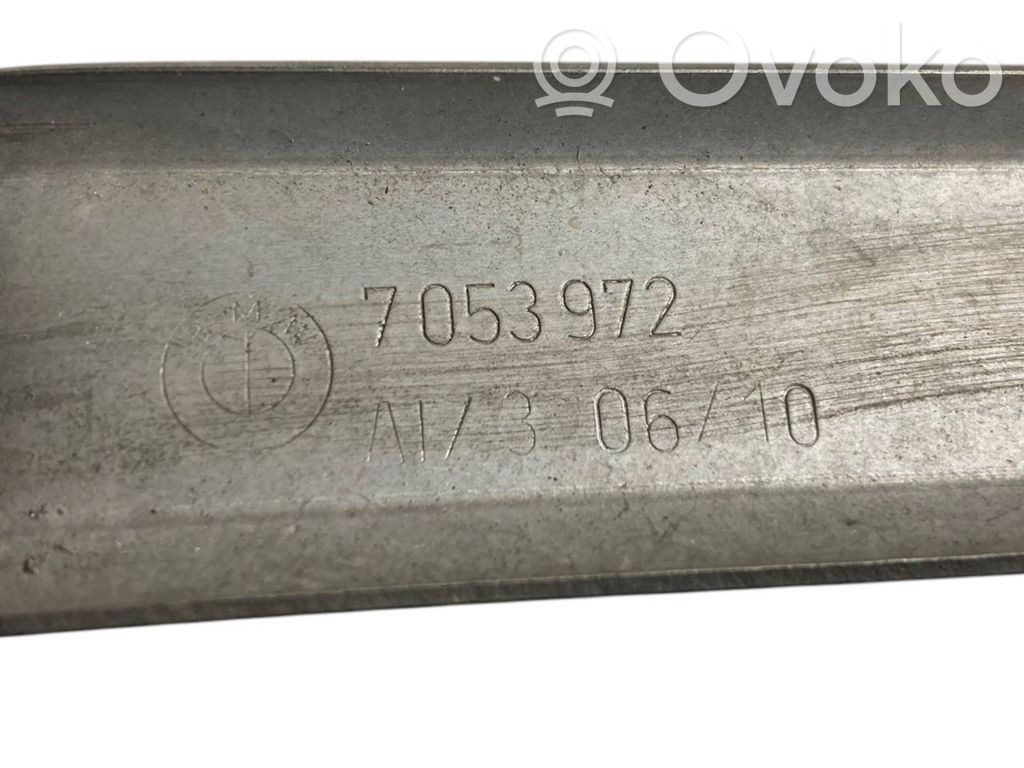 Fuel tank holder(s)