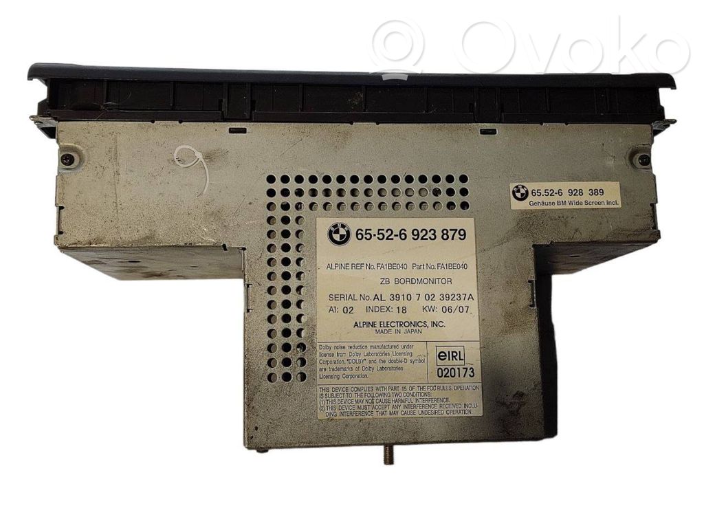 Radio / CD/DVD atskaņotājs / navigācija