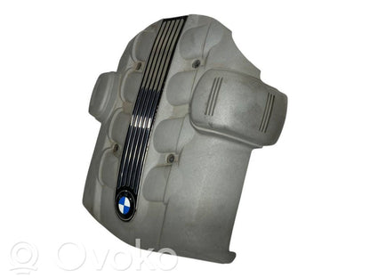 Engine cover (decorative trim)