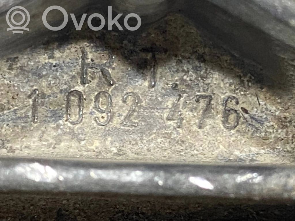 Transmission mounting bracket