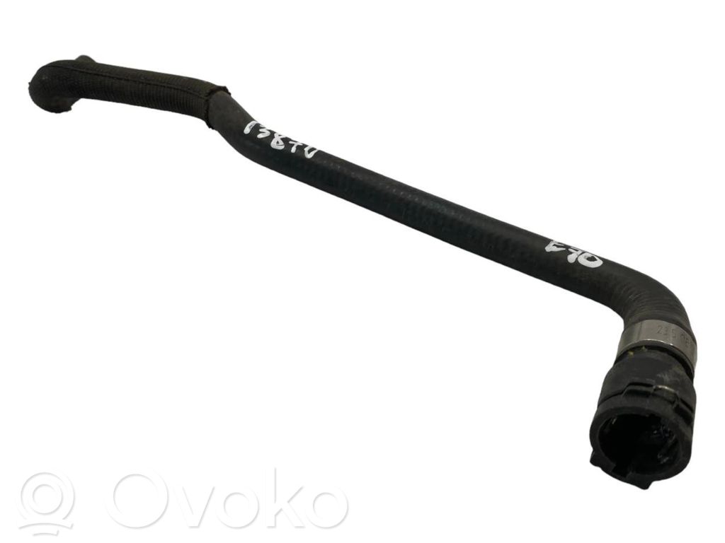 Caurulīte (-es) / šļūtene (-es)