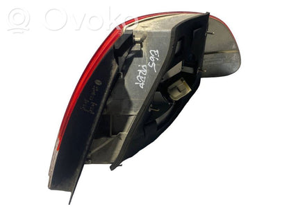 Aizmugurējais lukturis virsbūvē