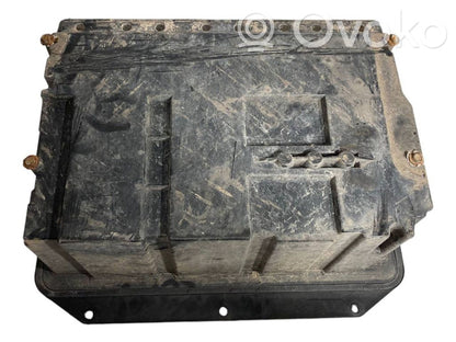 Bagāžnieka grīda / atslēgu komplekta turētājs