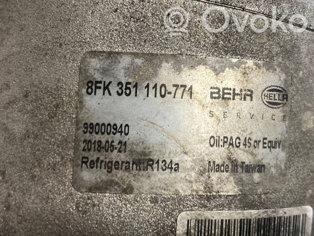 Air conditioner compressor (pump)
