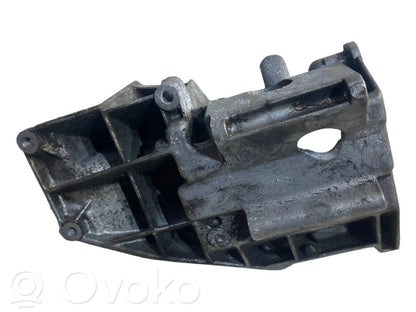 Dzinēja nostiprināšanas stiprinājums-kronšteins