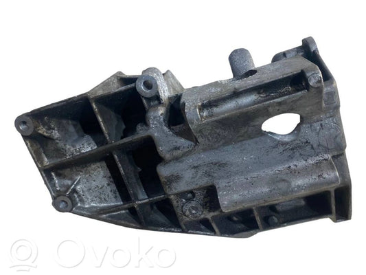 Dzinēja nostiprināšanas stiprinājums-kronšteins