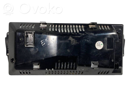 Ekrāns / displejs / mazais ekrāns