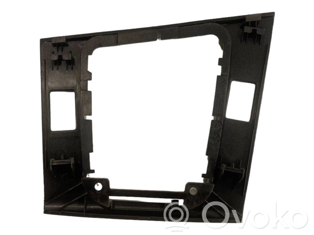 Gear shift lever decorative trim (plastic)