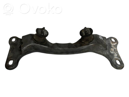 Transmission mounting bracket