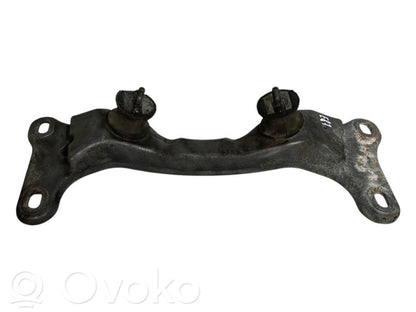 Transmission mounting bracket