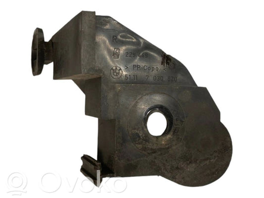 Priekšpusē bampera turētājs