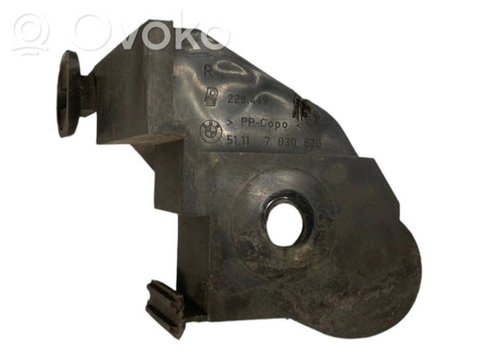 Priekšpusē bampera turētājs