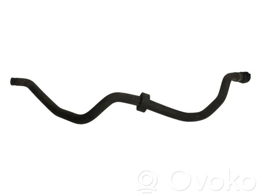 Caurulīte (-es) / šļūtene (-es)