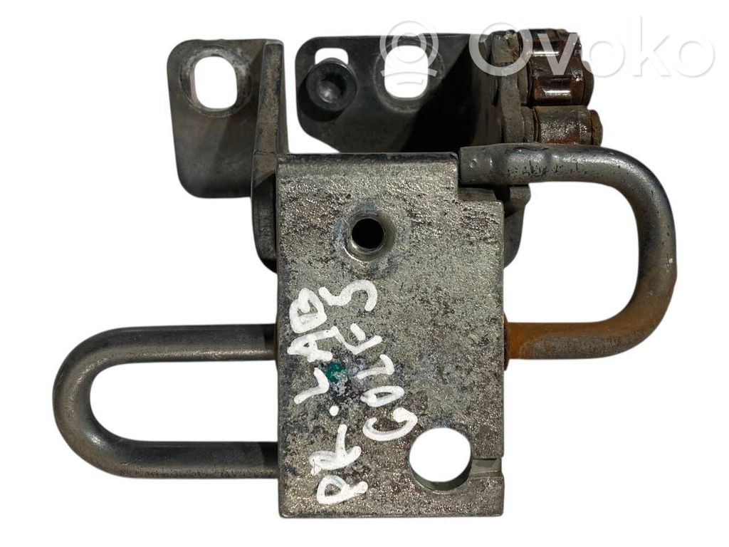 Priekšpusē apakšējā vira (eņģe)