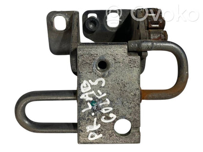 Priekšpusē apakšējā vira (eņģe)