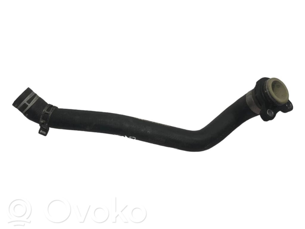 Caurulīte (-es) / šļūtene (-es)