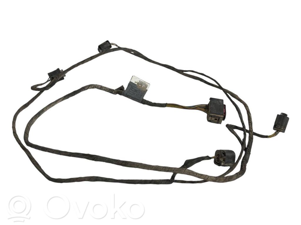 Parkošanas (PDC) sensoru vadu instalācija