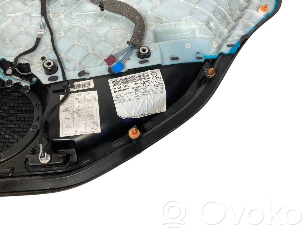 Apšuvums aizmugurējām durvīm