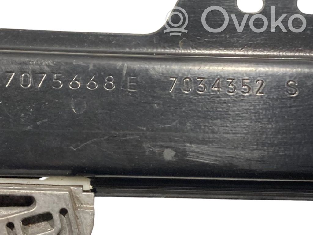 Priekšpusē elektriskā loga pacelšanas mehānisma komplekts