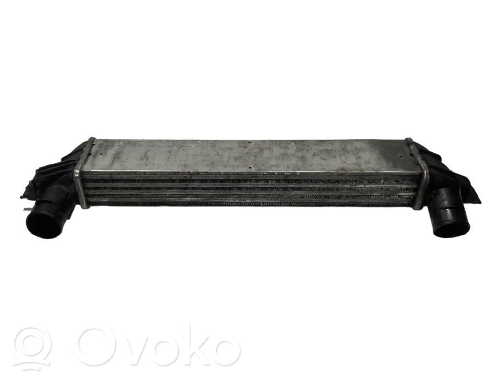 Starpdzesētāja radiators