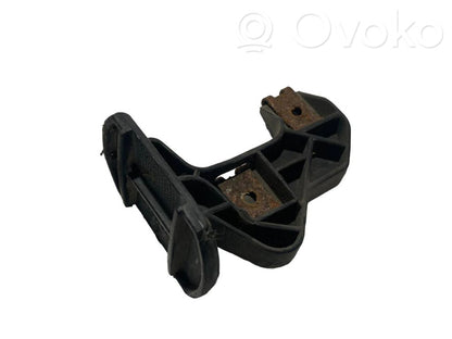 Priekšpusē bampera turētājs