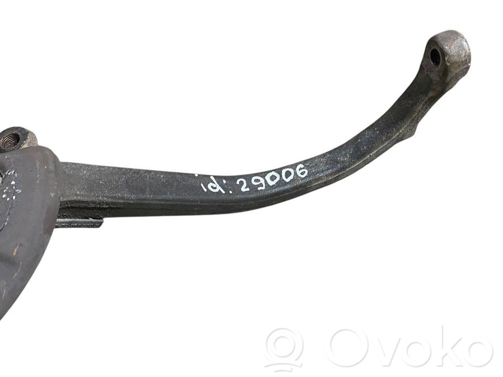 Priekšējā riteņa rumbas vārpstas šarnīrs (stupica, capfa)